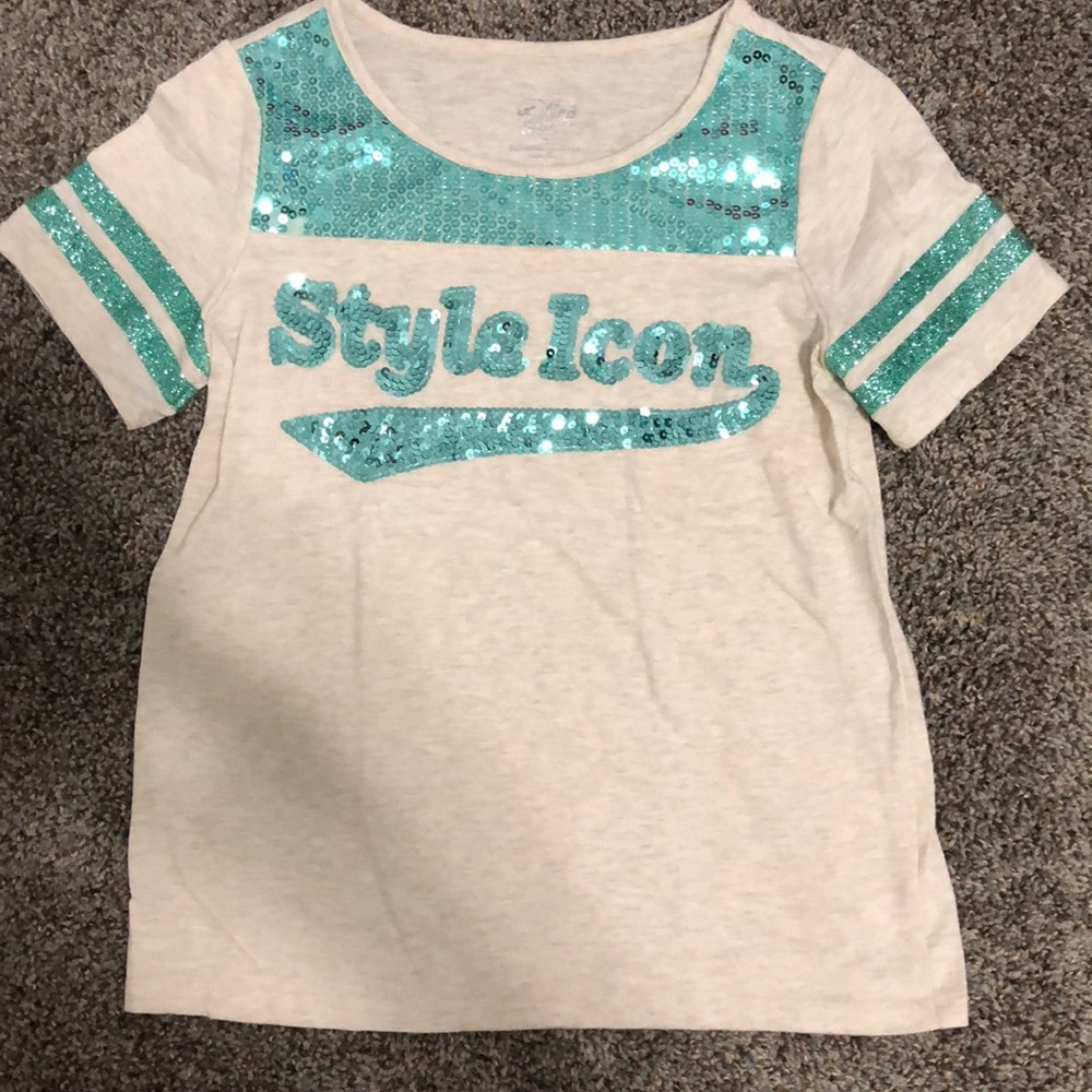 Sparkly, “Style Icon” light weight shirt.